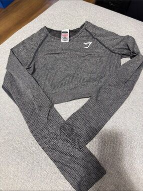 Gymshark Charcoal Gray Seamless Long-Sleeve Crop Top